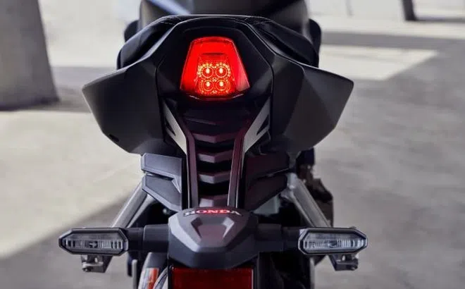 Honda ra mắt ‘vua côn tay’ cửa trên Honda Winner X và Exciter: Trang bị xịn nhất phân khúc, giá mềm