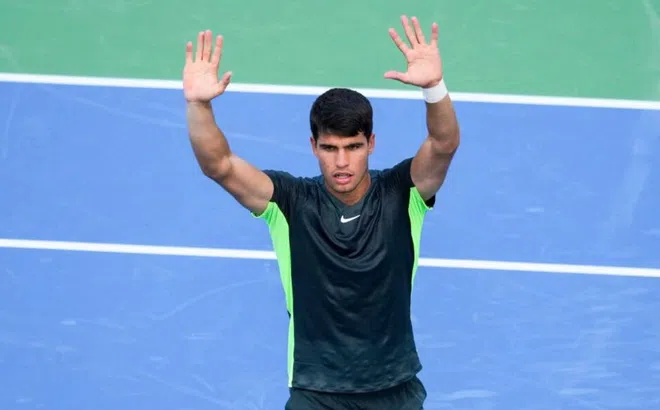 Chuông cảnh báo vang lên cho vị trí số 1 của Carlos Alcaraz