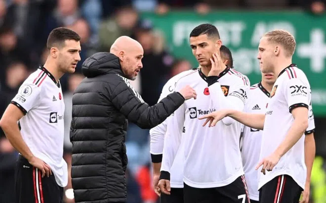 Đồng đội khen hết lời, Ten Hag chốt xong người lĩnh xướng hàng công Man United