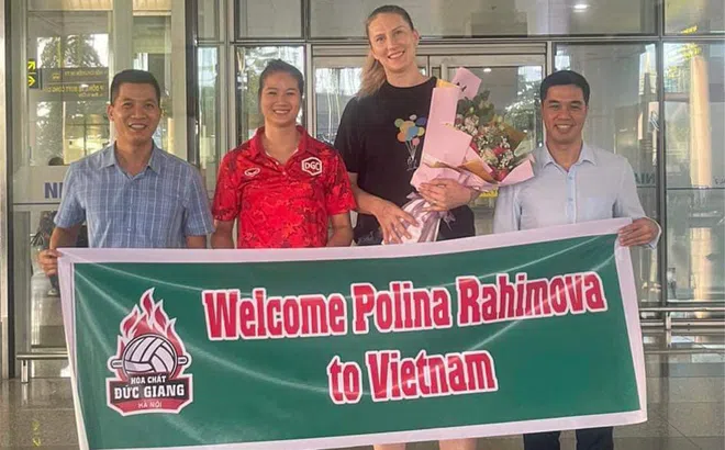 Ngôi sao bóng chuyền Polina Rahimova chính thức có mặt tại Việt Nam