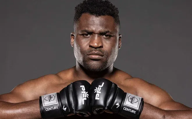 Cha Tyson Fury thất vọng trước kỹ năng của Francis Ngannou: "Tôi hy vọng đó là trò đùa"