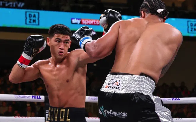 Dmitry Bivol: “Tôi muốn trở thành nhà vô địch tuyệt đối”