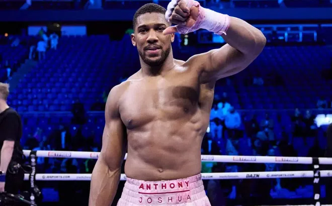 Anthony Joshua khiến sự nghiệp của Deontary Wilder ‘ngàn cân treo sợi tóc’