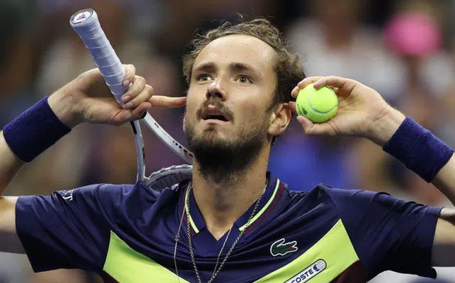 Lịch thi đấu tennis 15/1: Daniil Medvedev, Naomi Osaka xuất trận