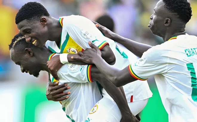 ĐKVĐ Senegal thị uy sức mạnh ngày đầu ra quân AFCON 2023