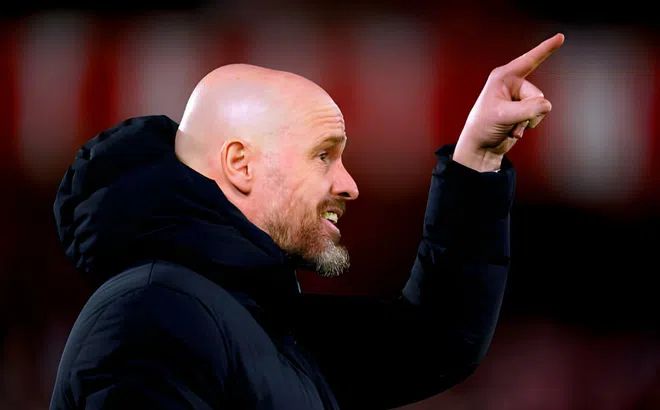 Ten Hag chỉ trích Nottingham vì cố ý triệt hạ một sao MU