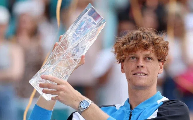 Jannik Sinner dành lời 'đường mật' cho đàn anh hậu chung kết Miami Open 2024