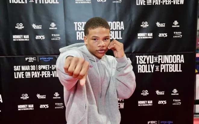 Chỉ 3 trận, truyền nhân của Floyd Mayweather đã lọt top 15 võ sĩ hàng đầu