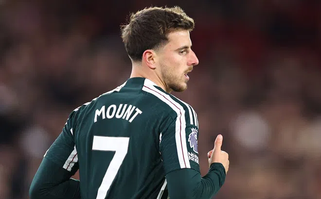 Mason Mount lộ ảnh khoác áo ĐT Anh dù gần hai năm không lên tuyển