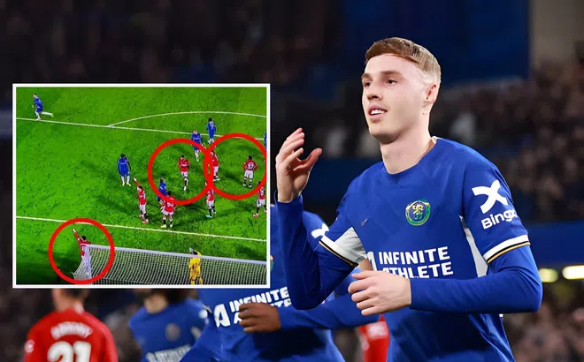 MU phòng ngự rất khó hiểu ở bàn thua thứ 4 trước Chelsea