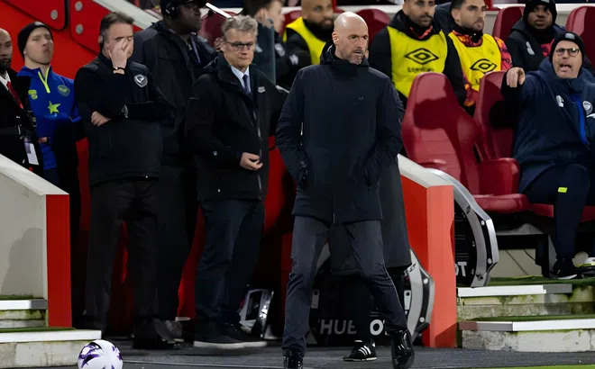 NHM kêu gọi sa thải Ten Hag khi thấy hành động cuối trận thua Chelsea