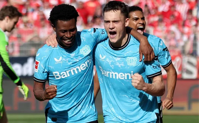 Leverkusen nối dài mạch bất bại lên con số 41, chạm một tay vào Đĩa bạc Bundesliga