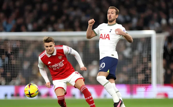 Odegaard thách thức ngôi sao số một của Bayern