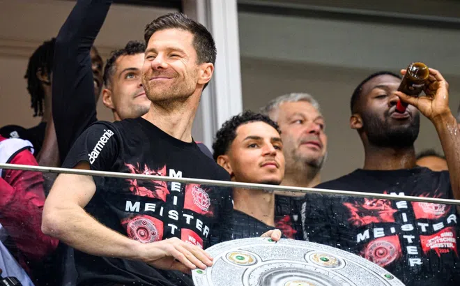 Leverkusen vô địch Bundesliga, chạm cột mốc vĩ đại nhất thế kỷ 21