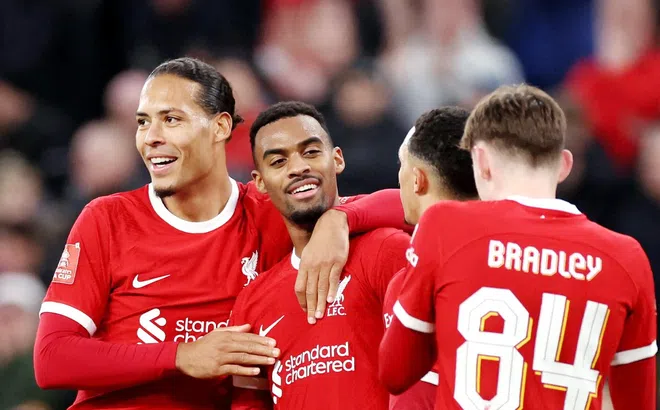 Liverpool đối mặt nguy cơ mất trụ cột trước Tottenham