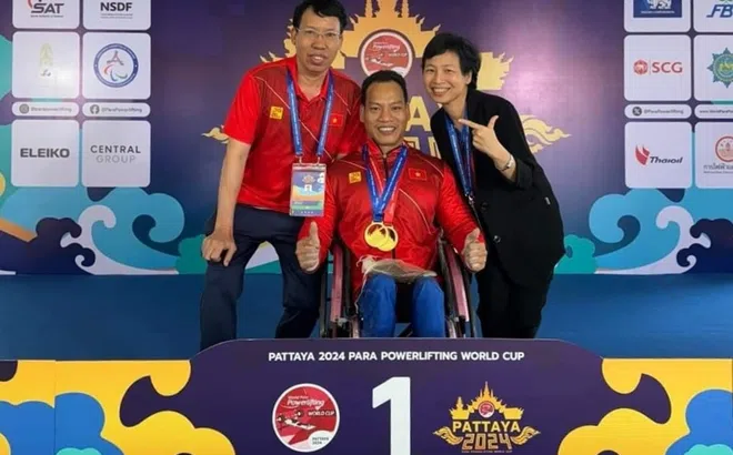 Lực sĩ Việt Nam giành cú đúp HCV tại World Cup 2024