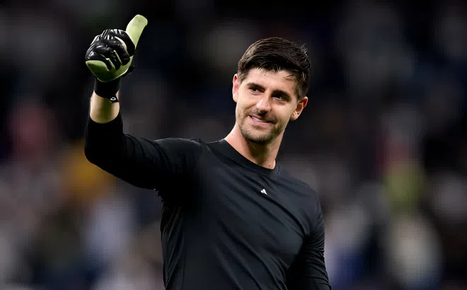 Courtois lập kỉ lục trong ngày Real đại thắng