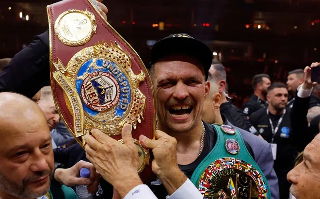 Nhà đương kim vô địch Oleksandr Usyk đóng phim cùng The Rock 