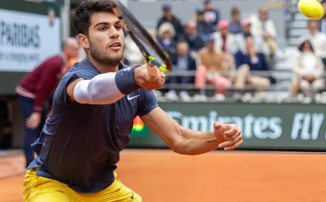 Lịch thi đấu tennis 4/6: Tâm điểm Alcaraz - Tsitsipas