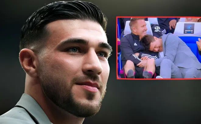 Võ sĩ quyền anh xử lý bóng lỗi khiến HLV Pochettino "cười ngã ngửa"