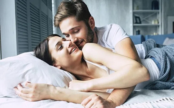 Vì sao đàn ông 'mê như điếu đổ' vòng 1 của chị em phụ nữ?