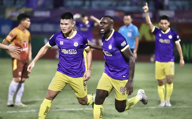 Lịch thi đấu bóng đá hôm nay 18/5: Sôi động V-League