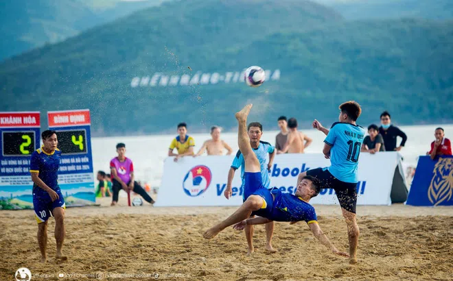 Hấp dẫn cuộc đua vào chung kết giải Bóng đá Bãi biển