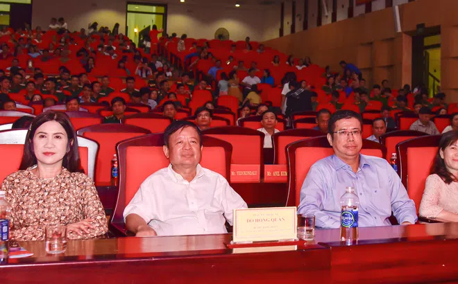 Chuyến công tác của Chủ tịch Liên hiệp các Hội Văn học Nghệ thuật Việt Nam tại các tỉnh Phía Nam