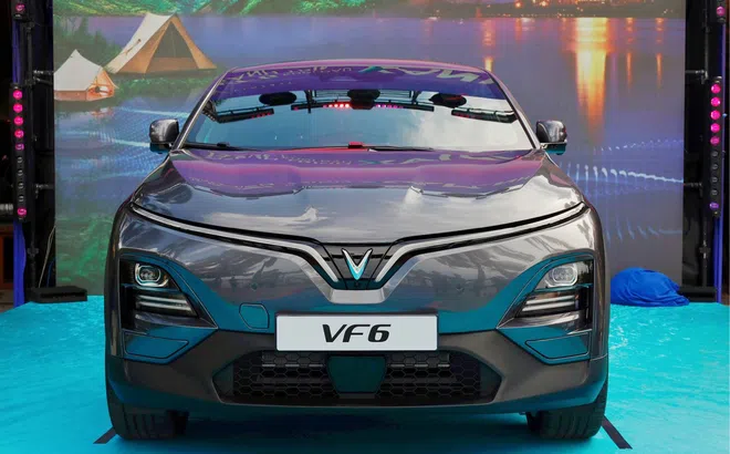 VinFast VF6 bản thương mại giá bán khởi điểm 675 triệu đồng, ngoại hình cùng công nghệ ấn tượng