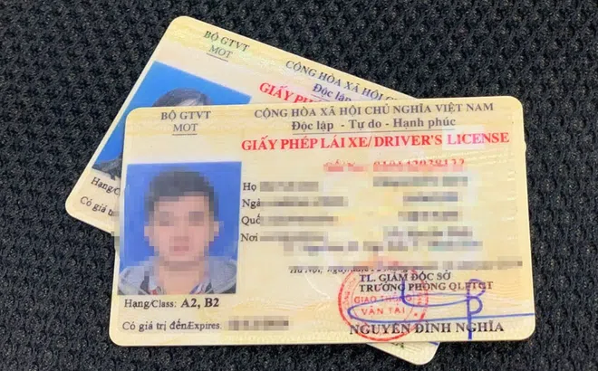 Chủ phương tiện chưa đổi giấy phép lái xe giấy sang thẻ PET có bị phạt không?