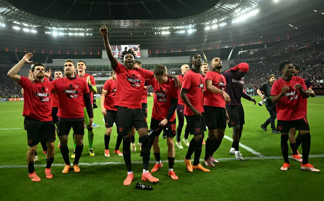 NHM phát cuồng với chiến tích vĩ đại của Leverkusen