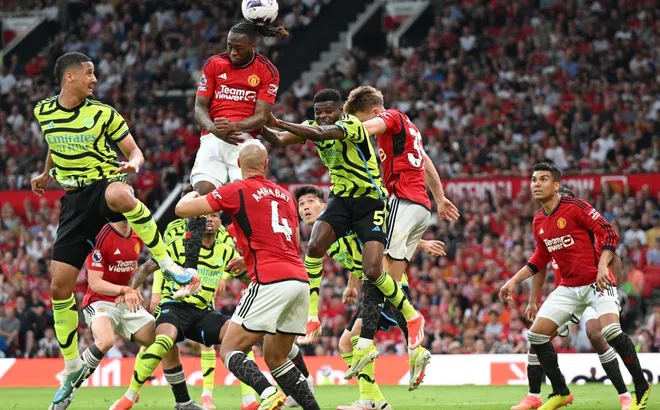 Bùng nổ tranh cãi, điểm may mắn nhất giúp Arsenal thắng MU được chỉ ra