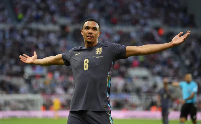 Chuyên gia 'Trent Alexander-Arnold đá tiền vệ ĐT Anh tại EURO sẽ là một thảm họa'