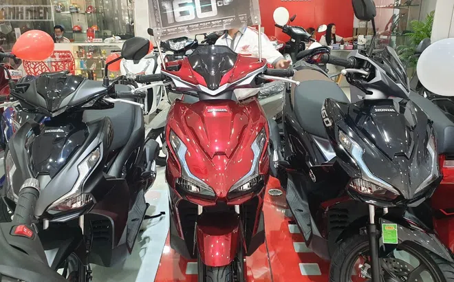 Honda Air Blade giảm giá kỷ lục tại đại lý thu hút khách Việt, rẻ hơn đề xuất tới 3,1 triệu đồng