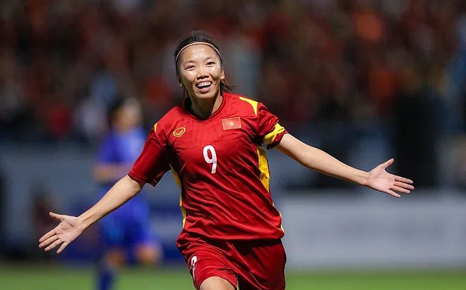 Huỳnh Như làm điều ý nghĩa trước khi rời Việt Nam