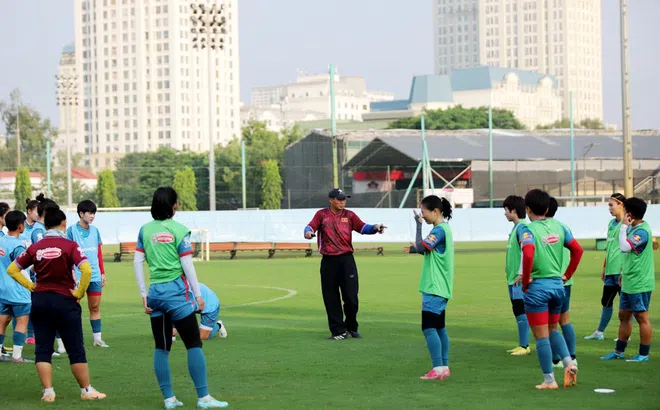 VIDEO: Việt Nam ra sức luyện tập trước ngày so tài Nhật Bản