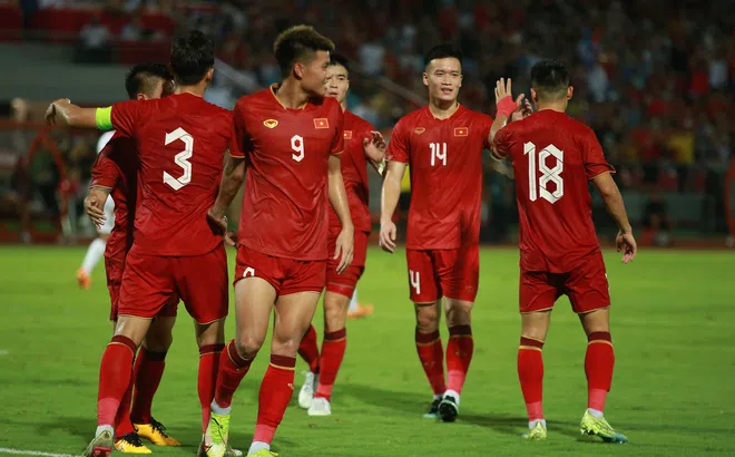 Trái ngang cầu thủ đắt giá nhất ĐT Việt Nam