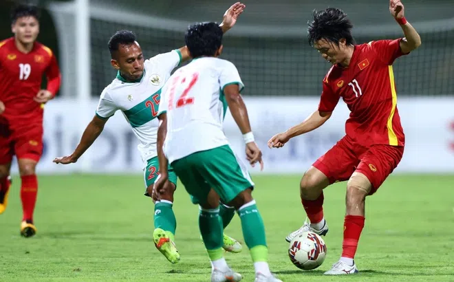 Tiền đạo Indonesia cảnh báo đội nhà 'giữ cái đầu lạnh' trước Việt Nam