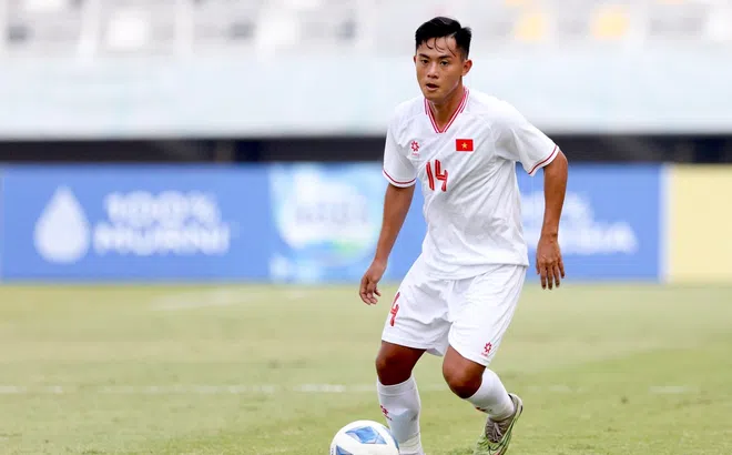 Lập 'hattrick sút xa', sao mai U19 là niềm hi vọng mới của bóng đá Việt Nam