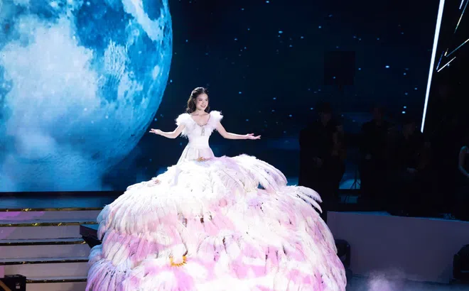 Sunny Đan Ngọc – Nữ ca sĩ có vẻ đẹp được nhận xét “đẹp như thiên thần”