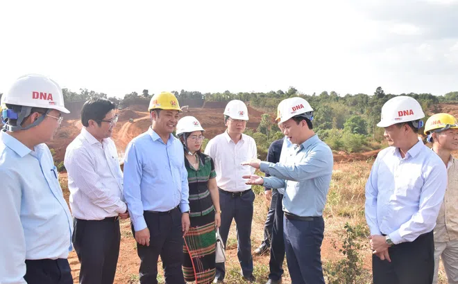 Bộ trưởng Bộ Tài nguyên và Môi trường đã làm việc với UBND tỉnh Đắk Nông và Công ty Nhôm Đắk Nông - TKV.