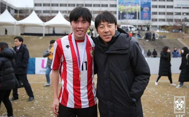 Con trai HLV Shin Tae Yong mong mỏi 1 điều