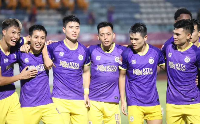 Văn Quyết kiến tạo đỉnh cao, Hà Nội đánh bại Hải Phòng