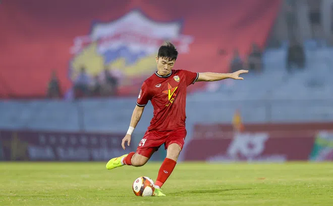 Xuân Trường nói lời từ đáy lòng khi phải đá play-off trụ hạng