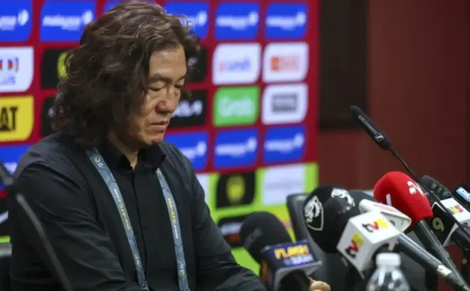 HLV Hàn Quốc bất ngờ từ chức ngay trước AFF Cup