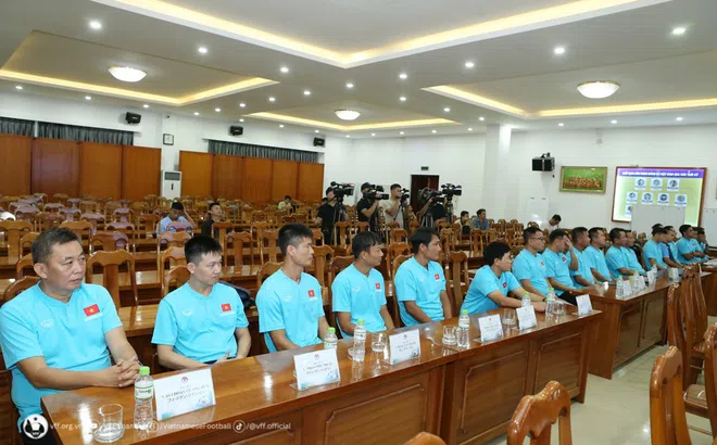 Hàng loạt huấn luyện viên V-League xuất ngoại