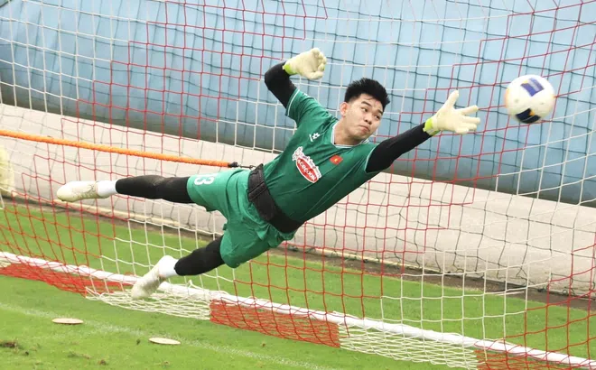 'Kép phụ' ĐT Việt Nam liên tục ghi điểm