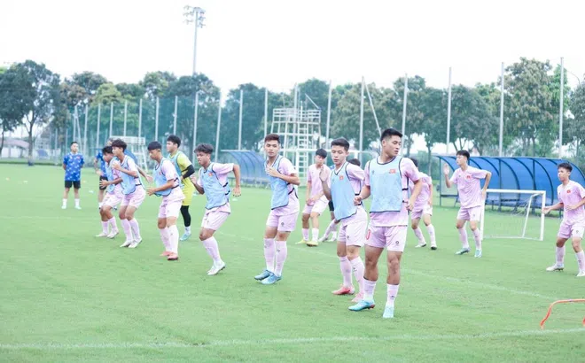 Đã rõ 5 cầu thủ Việt Nam đầu tiên lên tuyển