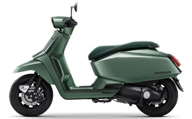 Vespa GTS 300 chuẩn bị có thêm đối thủ mới, "ăn xăng" 3.58 lít/100 km