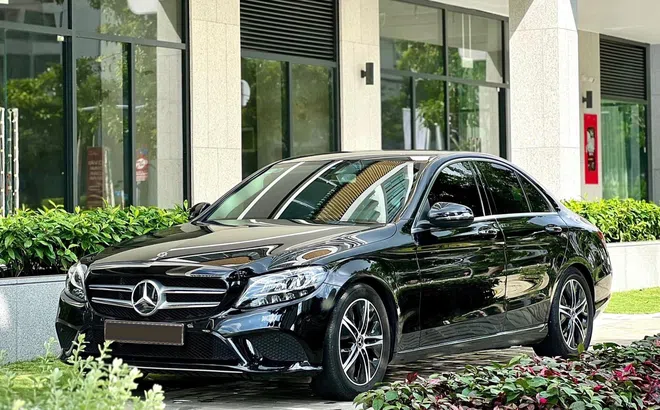 Sau 2 năm lăn bánh, xe sang Mercedes-Benz C180 rao bán lại với mức giá khó tin